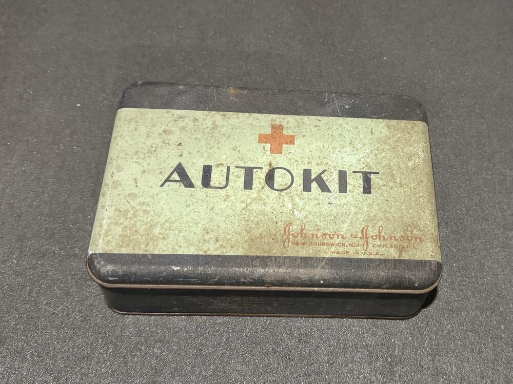 Johnson & Johnson Autokit Metal First Aid Tin Blue/Beige Medicine Made in USA